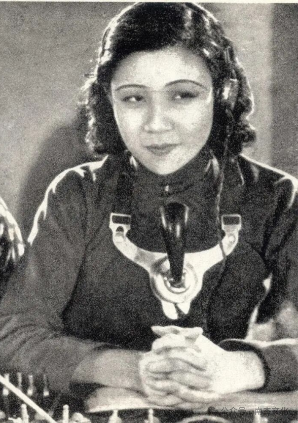 田汉：《三个摩登女性》与阮玲玉